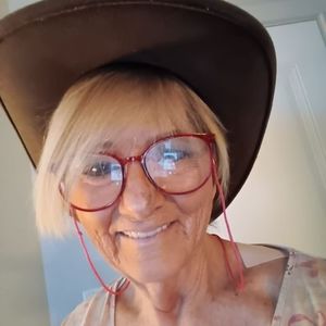 Meet your Posher, Bobbi